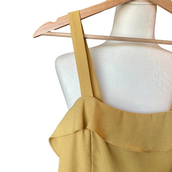 NWT essue Women’s mustard jumpsuit with straps and asymmetrical buttons - Sz S - Picture 7 of 13